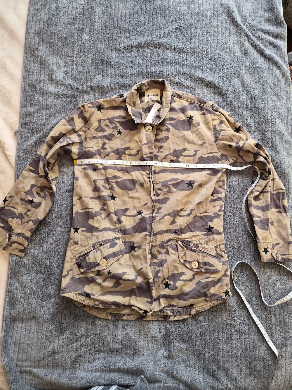 Monrow Vintage Shirt Jacket Womens Size XS Green Gray Camo Stars Utility